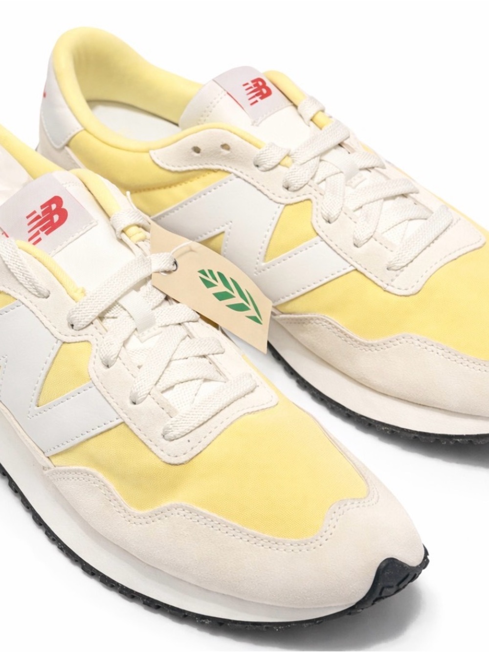 New Balance Cream & Yellow Low-Profile Runner Sneakers - Picture 4 of 8